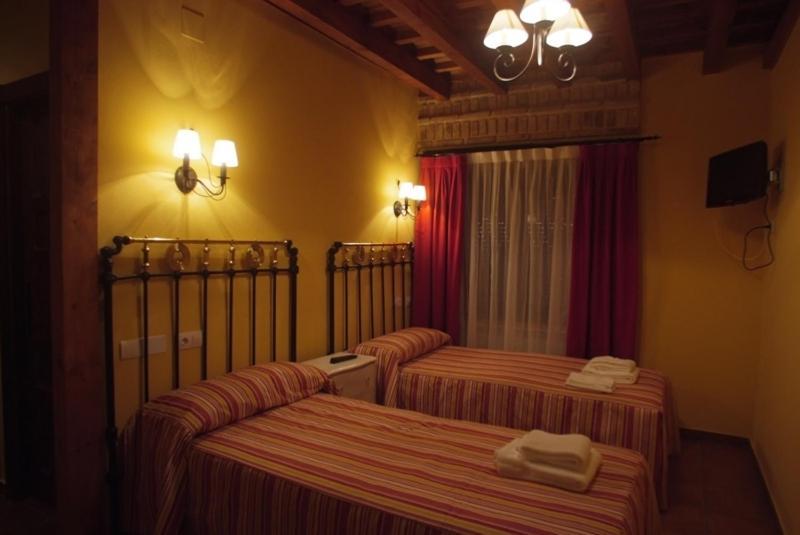 فندق La Casona De Dona Petra Villarmentero de Campos الغرفة الصورة
